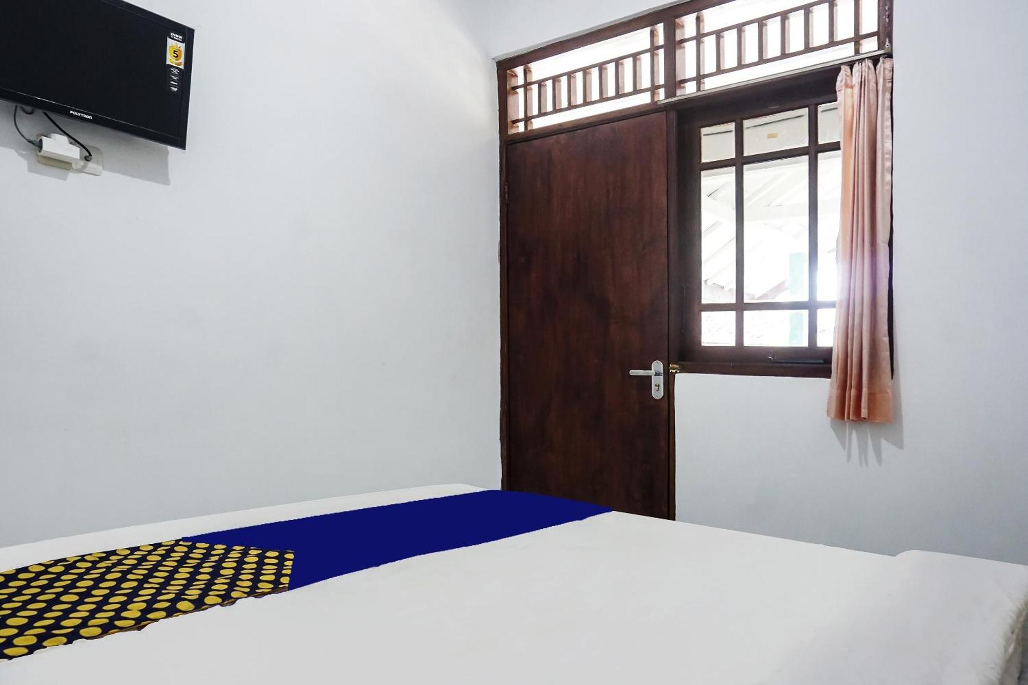 Oyo 90928 Wisma Asri Putra Syariah Μπογκόρ Εξωτερικό φωτογραφία
